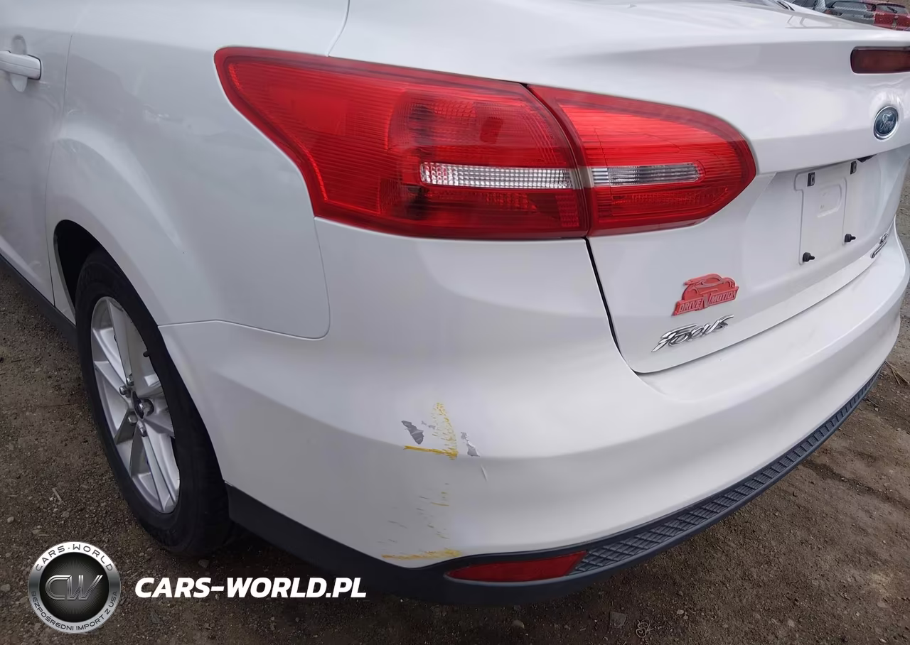 2015 Ford Focus Se VIN:1FADP3F28FL263633 - 6
