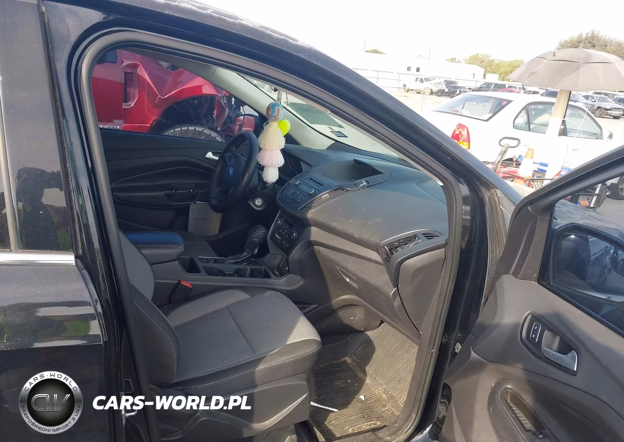 2017 Ford Escape Se VIN:1FMCU0GD0HUC65446 - 5