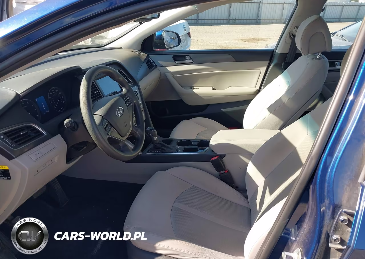 2017 Hyundai Sonata Sport VIN:5NPE34AF2HH440128 - 5