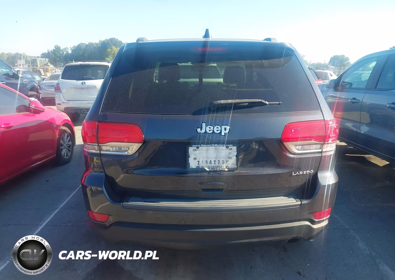 2015 Jeep Grand Cherokee Laredo VIN:1C4RJEAG2FC231194 - 17
