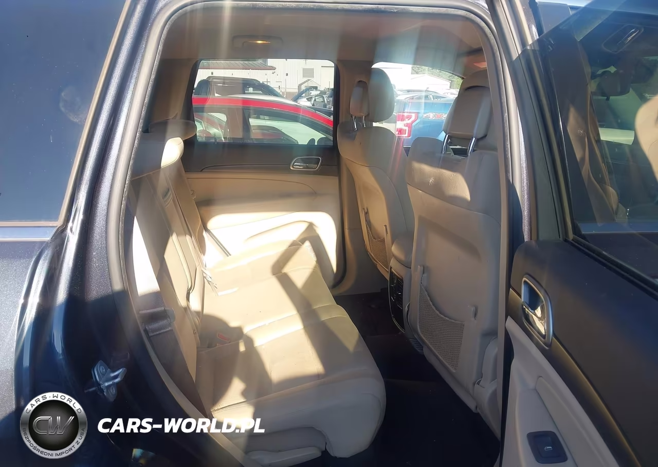 2015 Jeep Grand Cherokee Laredo VIN:1C4RJEAG2FC231194 - 8