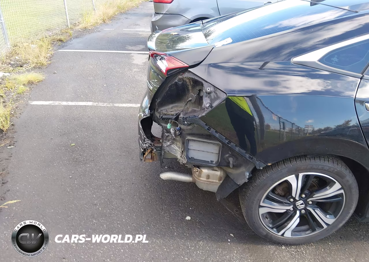2016 Honda Civic Touring VIN:19XFC1F96GE207345 - 18
