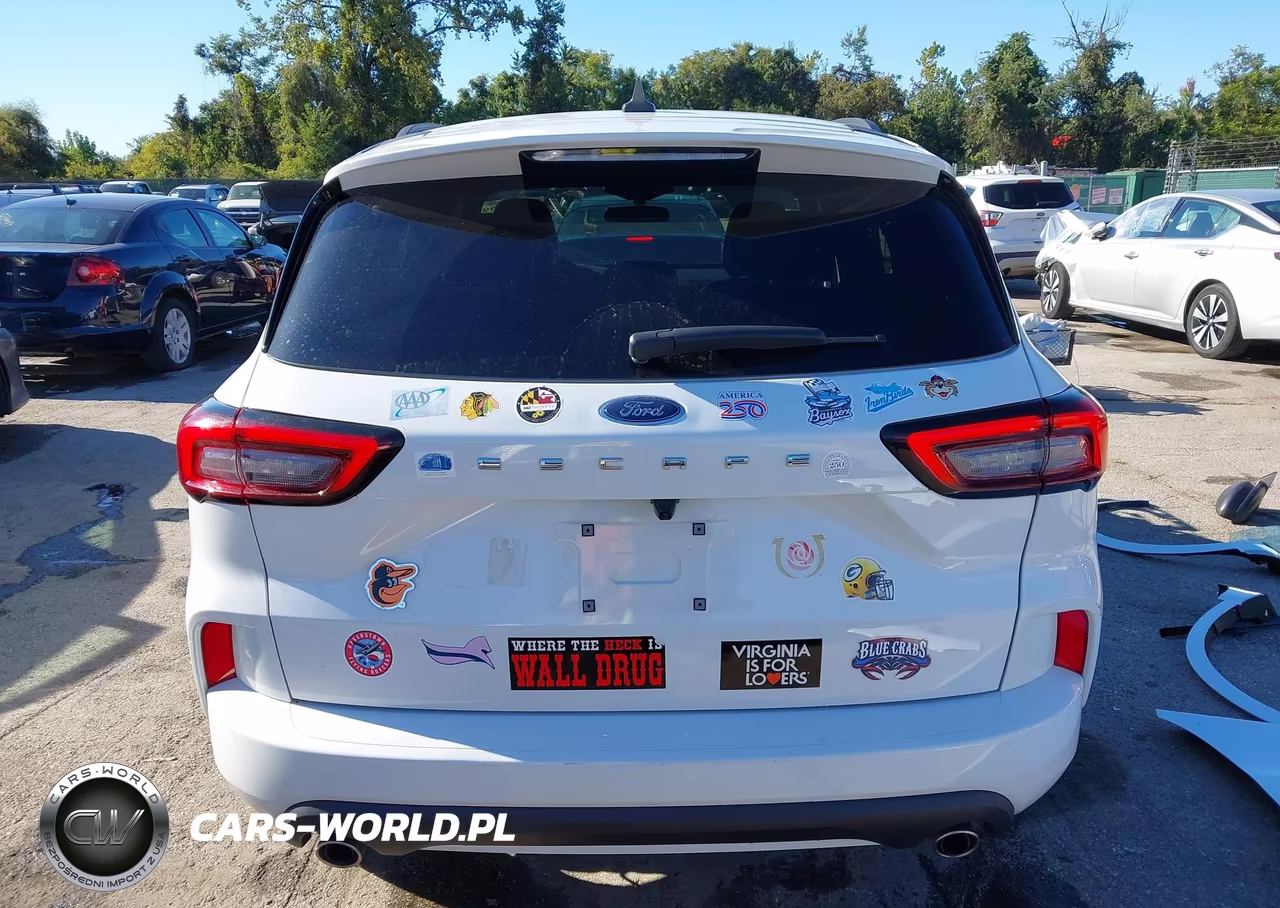 2023 Ford Escape St-Line VIN:1FMCU0MN1PUA79250 - 17