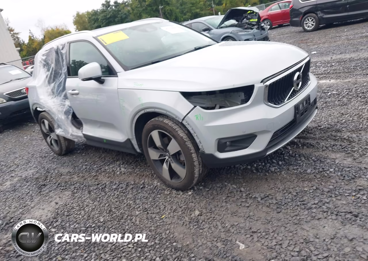 2021 Volvo Xc40 T5 Momentum