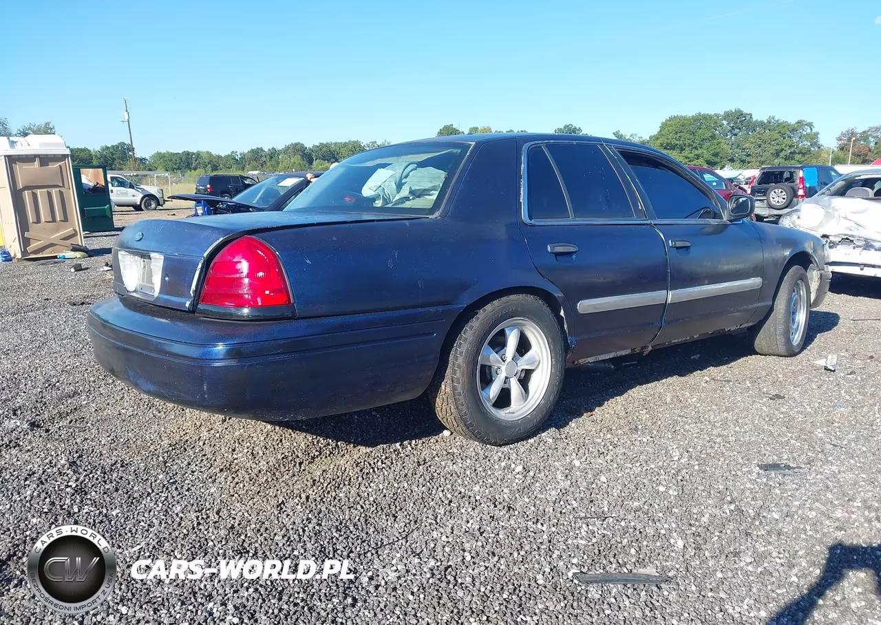 2008 Ford Crown Victoria Police-Police Interceptor VIN:2FAFP71V88X157030 - 4