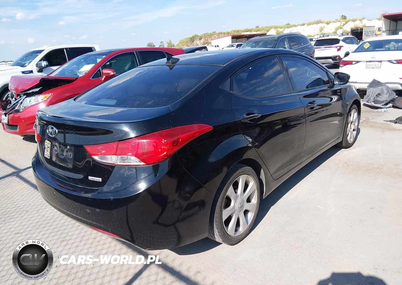 2013 Hyundai Elantra Limited VIN:KMHDH4AE2DU765118 - 4