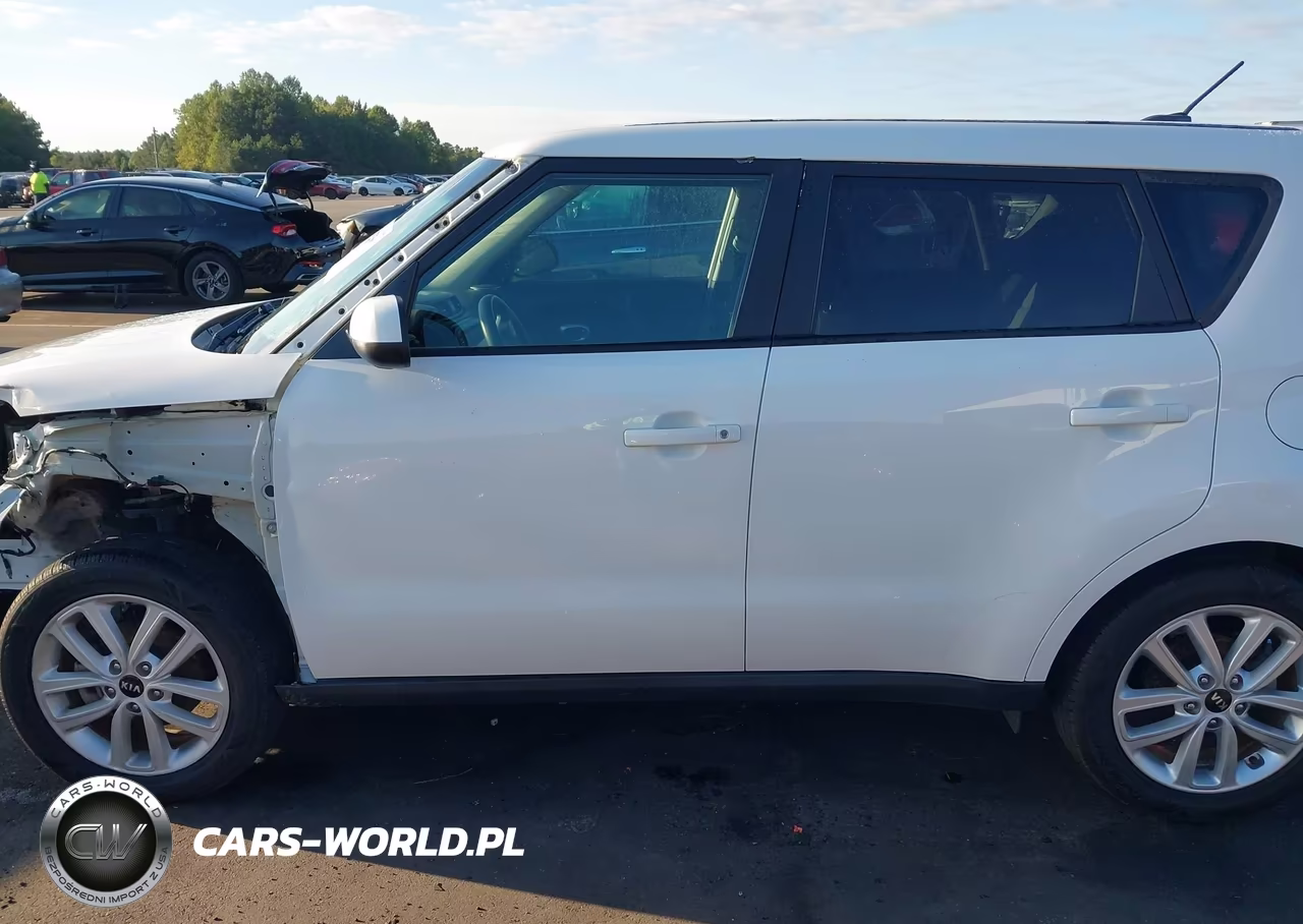 2018 Kia Soul + VIN:KNDJP3A53J7901111 - 15