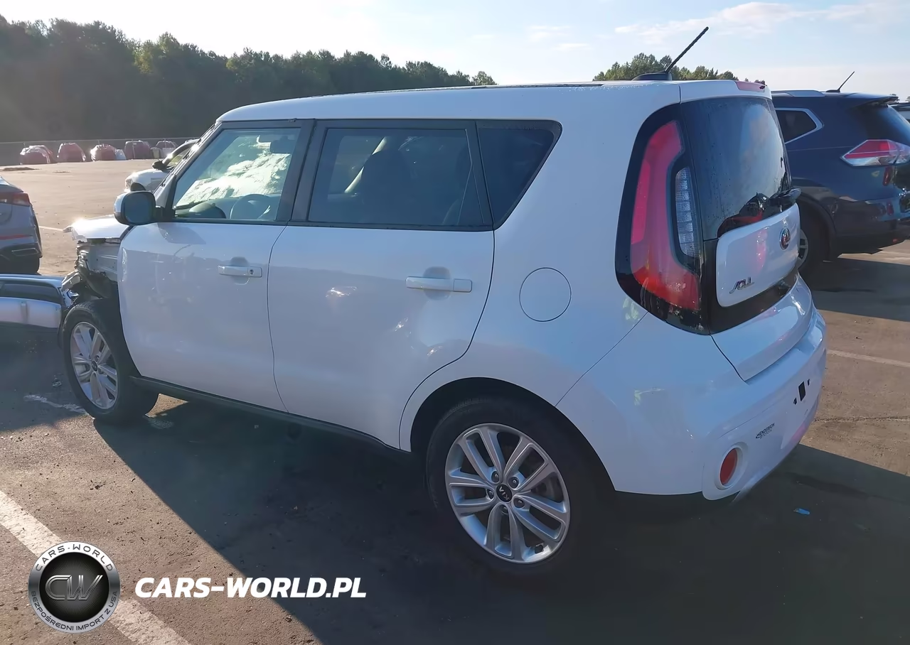 2018 Kia Soul + VIN:KNDJP3A53J7901111 - 3