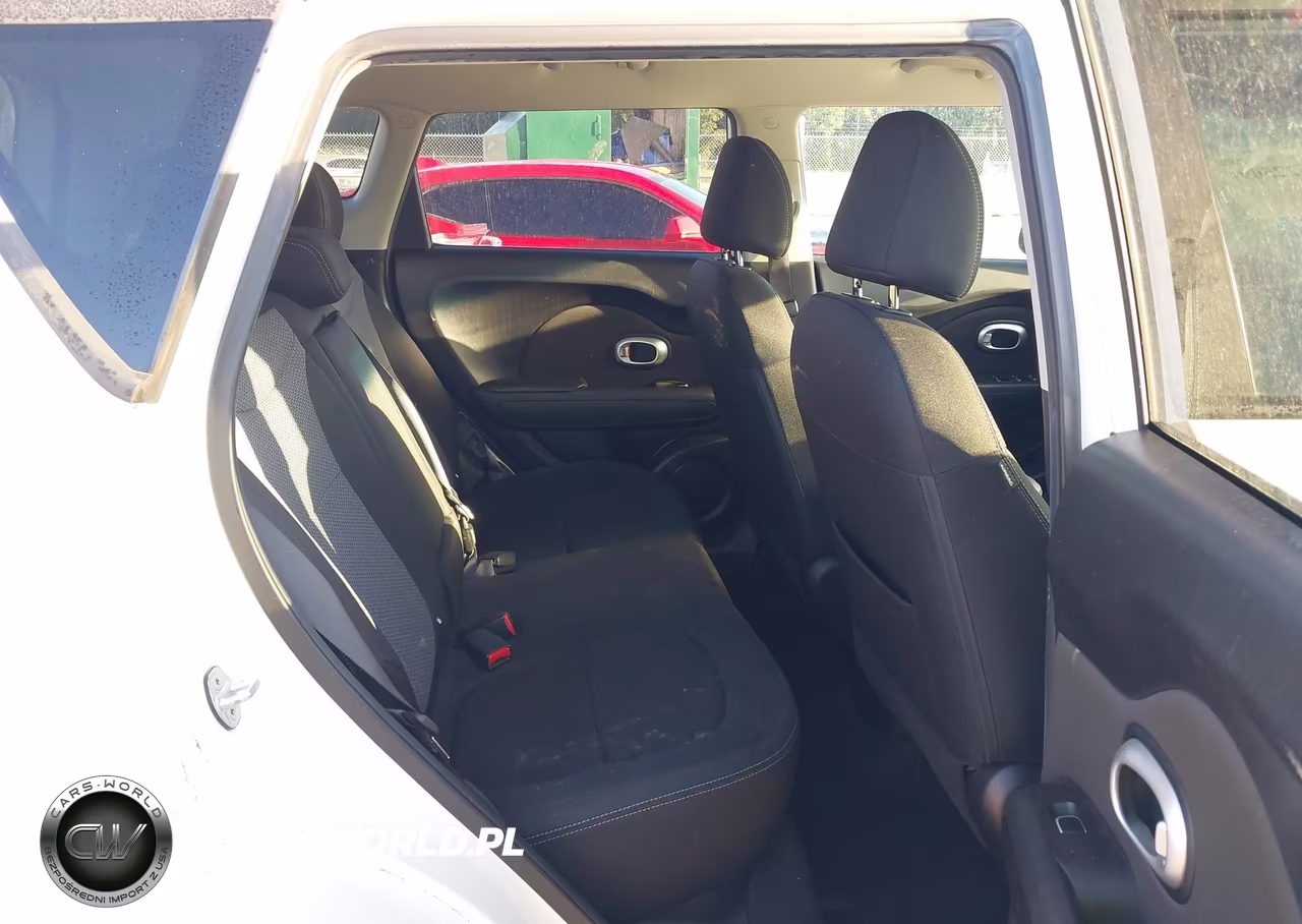 2018 Kia Soul + VIN:KNDJP3A53J7901111 - 8