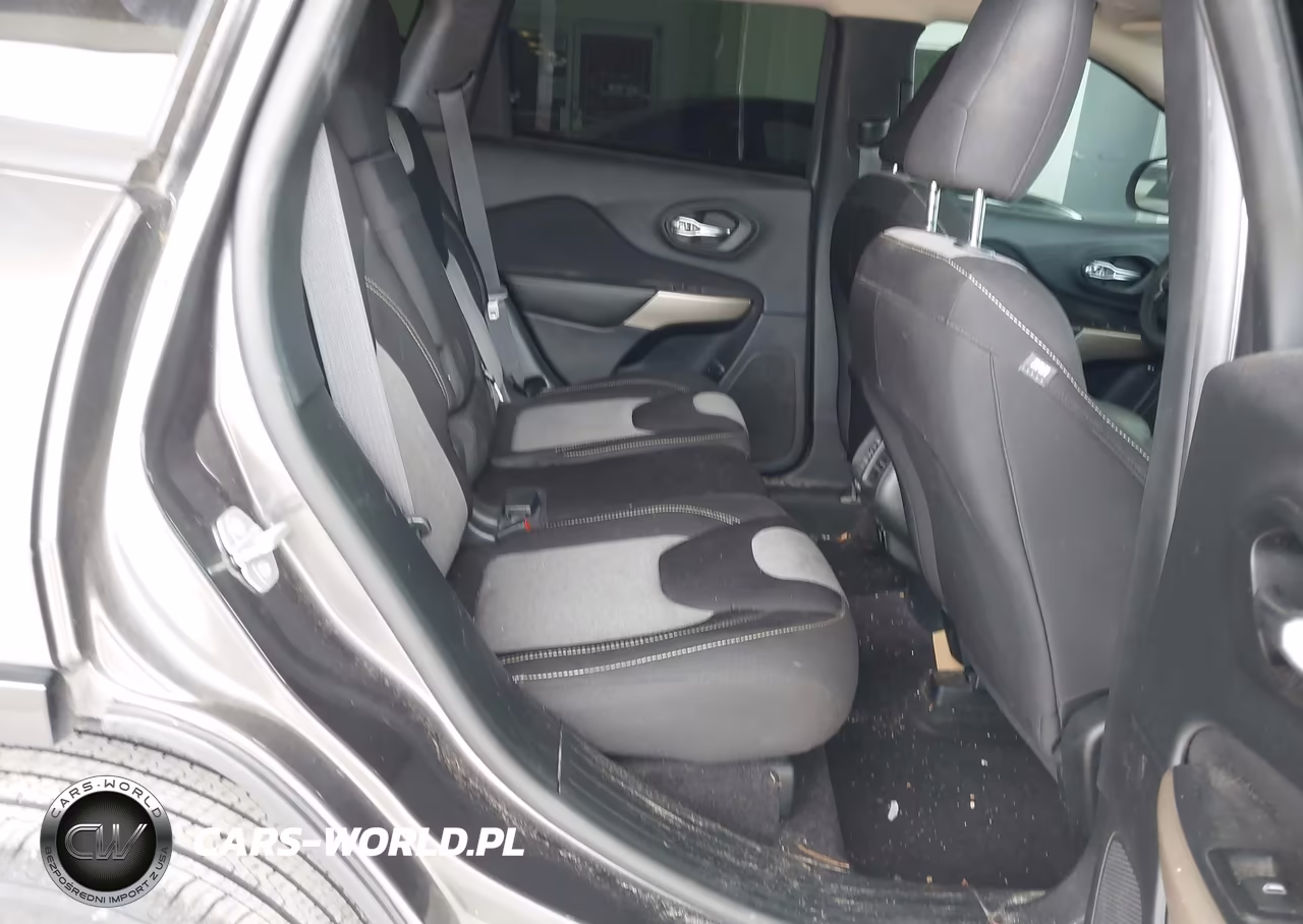 2018 Jeep Cherokee Latitude Tech Connect Fwd VIN:1C4PJLCB7JD587950 - 8