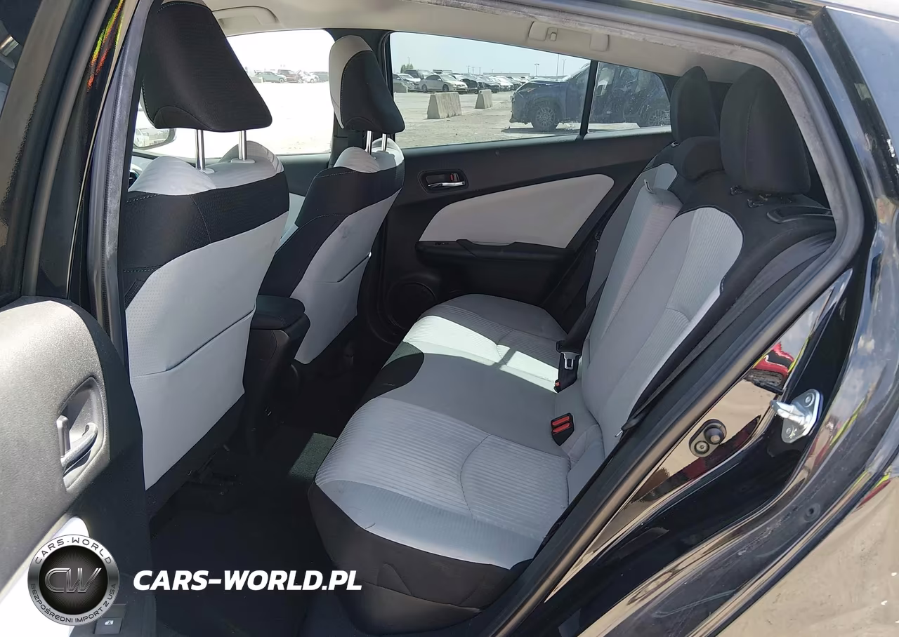 2016 Toyota Prius Three VIN:JTDKARFU1G3007665 - 8