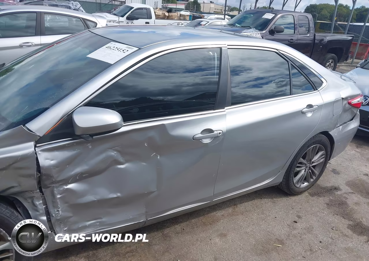 2017 Toyota Camry Se VIN:4T1BF1FK4HU711965 - 18