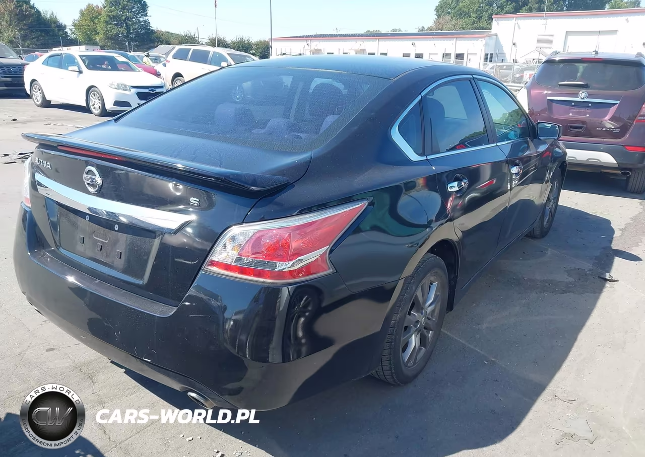 2015 Nissan Altima 2.5 S VIN:1N4AL3AP1FC206580 - 4
