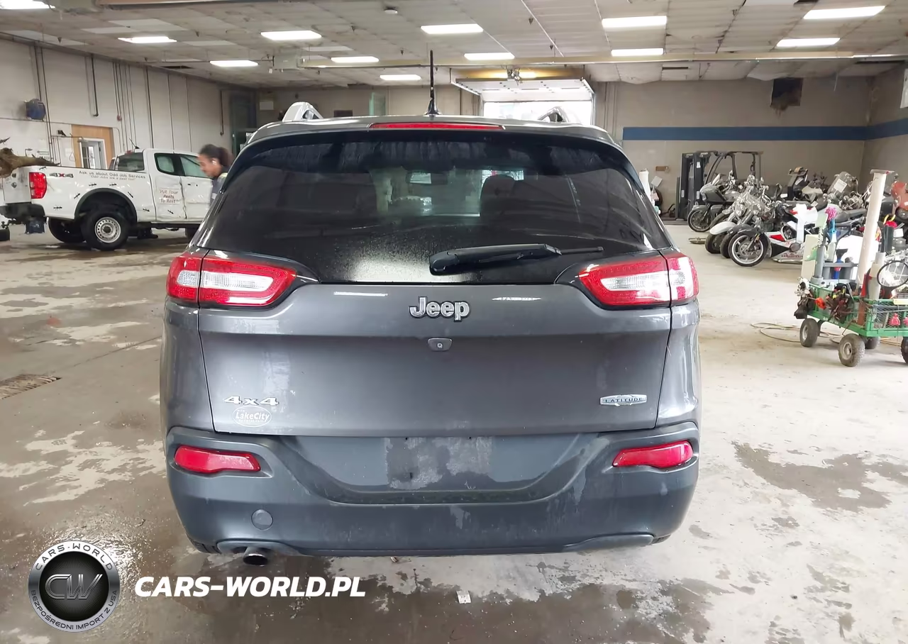 2014 Jeep Cherokee Latitude VIN:1C4PJMCB1EW181744 - 15