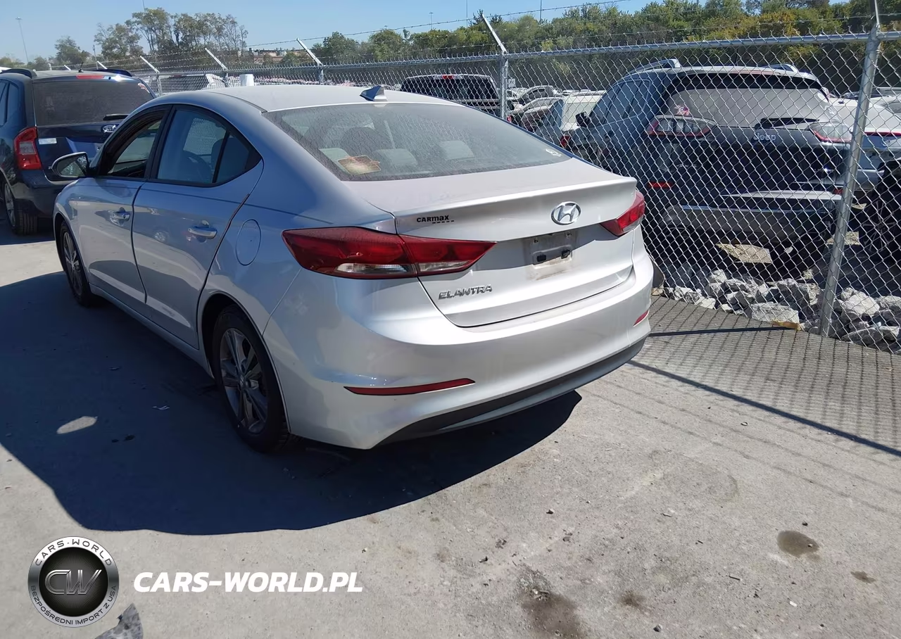 2018 Hyundai Elantra Sel VIN:5NPD84LF3JH260608 - 3