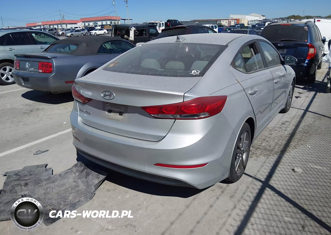 2018 Hyundai Elantra Sel VIN:5NPD84LF3JH260608 - 4