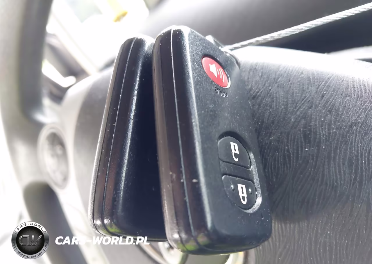 2013 Toyota Prius Three VIN:JTDKN3DU9D5556826 - 11