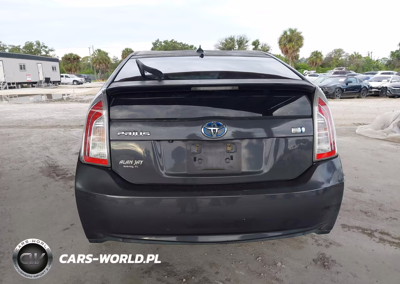 2013 Toyota Prius Three VIN:JTDKN3DU9D5556826 - 16