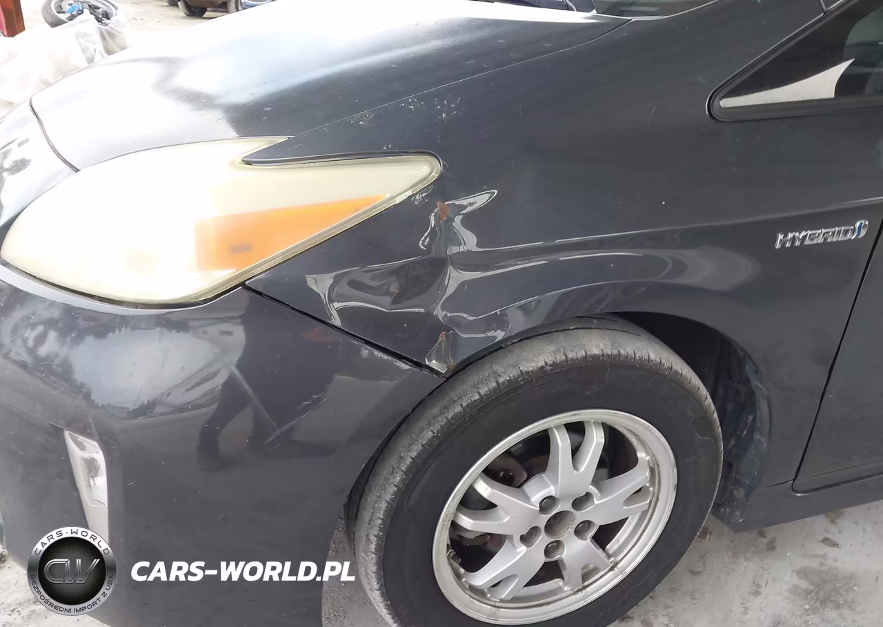 2013 Toyota Prius Three VIN:JTDKN3DU9D5556826 - 6