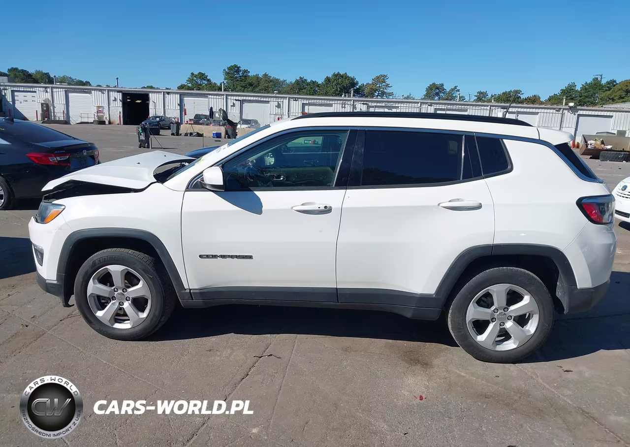 2019 Jeep Compass Latitude 4X4 VIN:3C4NJDBB2KT813788 - 14