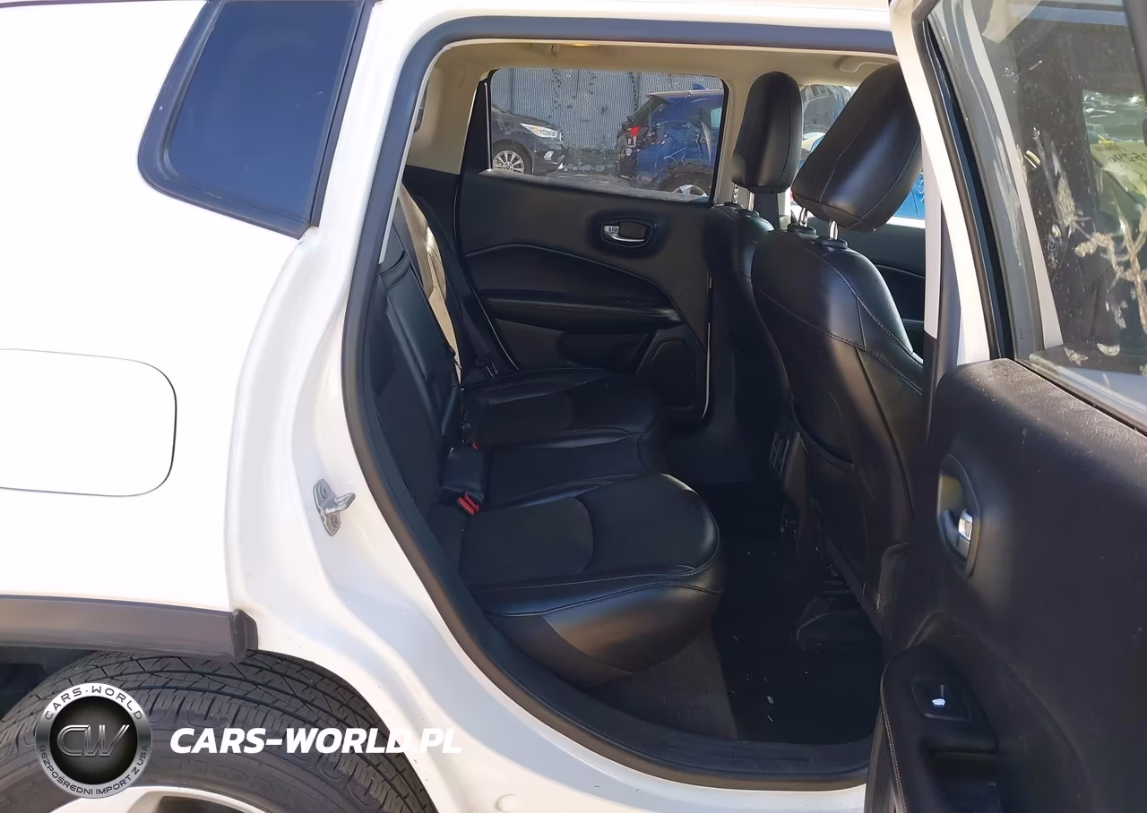 2019 Jeep Compass Latitude 4X4 VIN:3C4NJDBB2KT813788 - 8