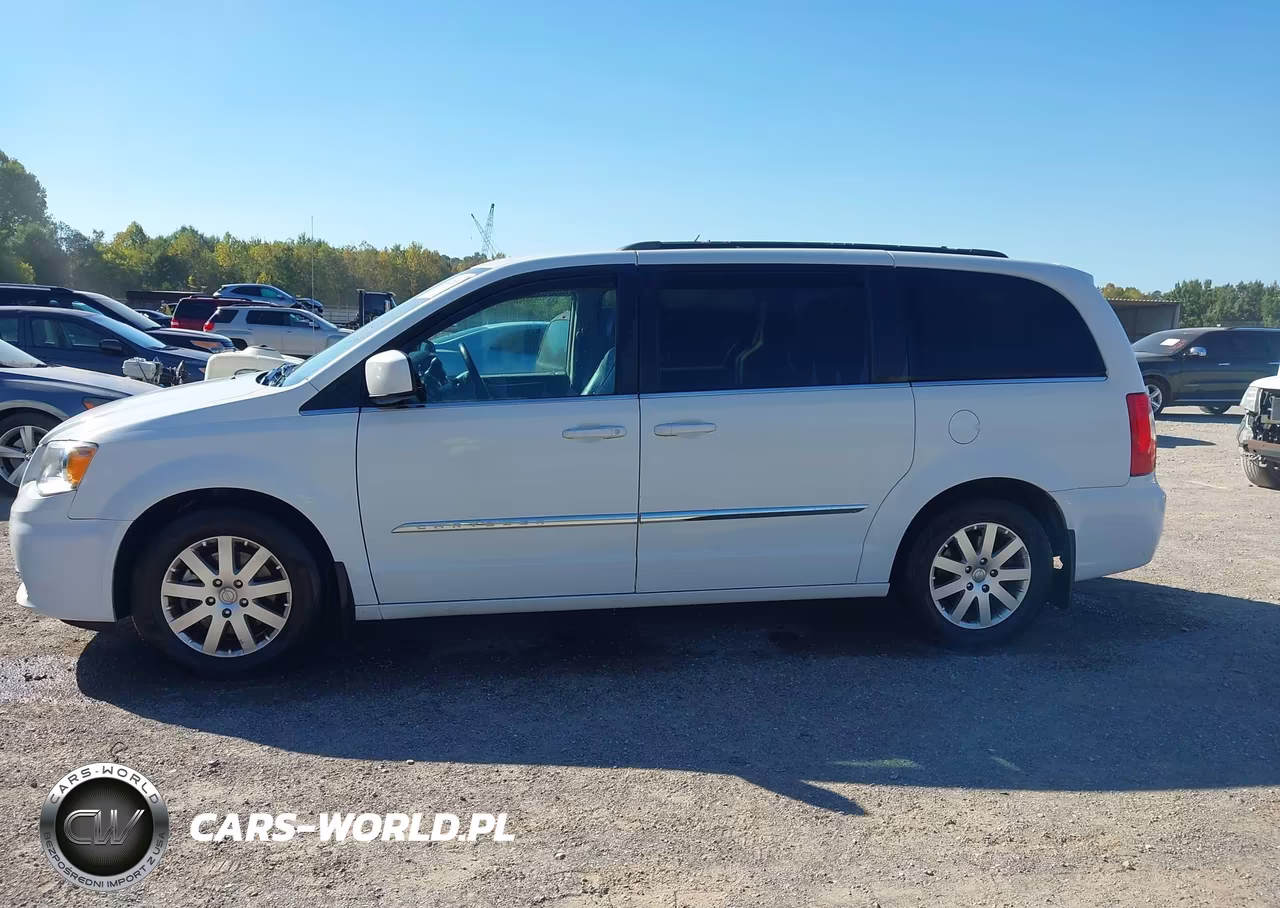 2016 Chrysler Town & Country Touring VIN:2C4RC1BG5GR296079 - 14