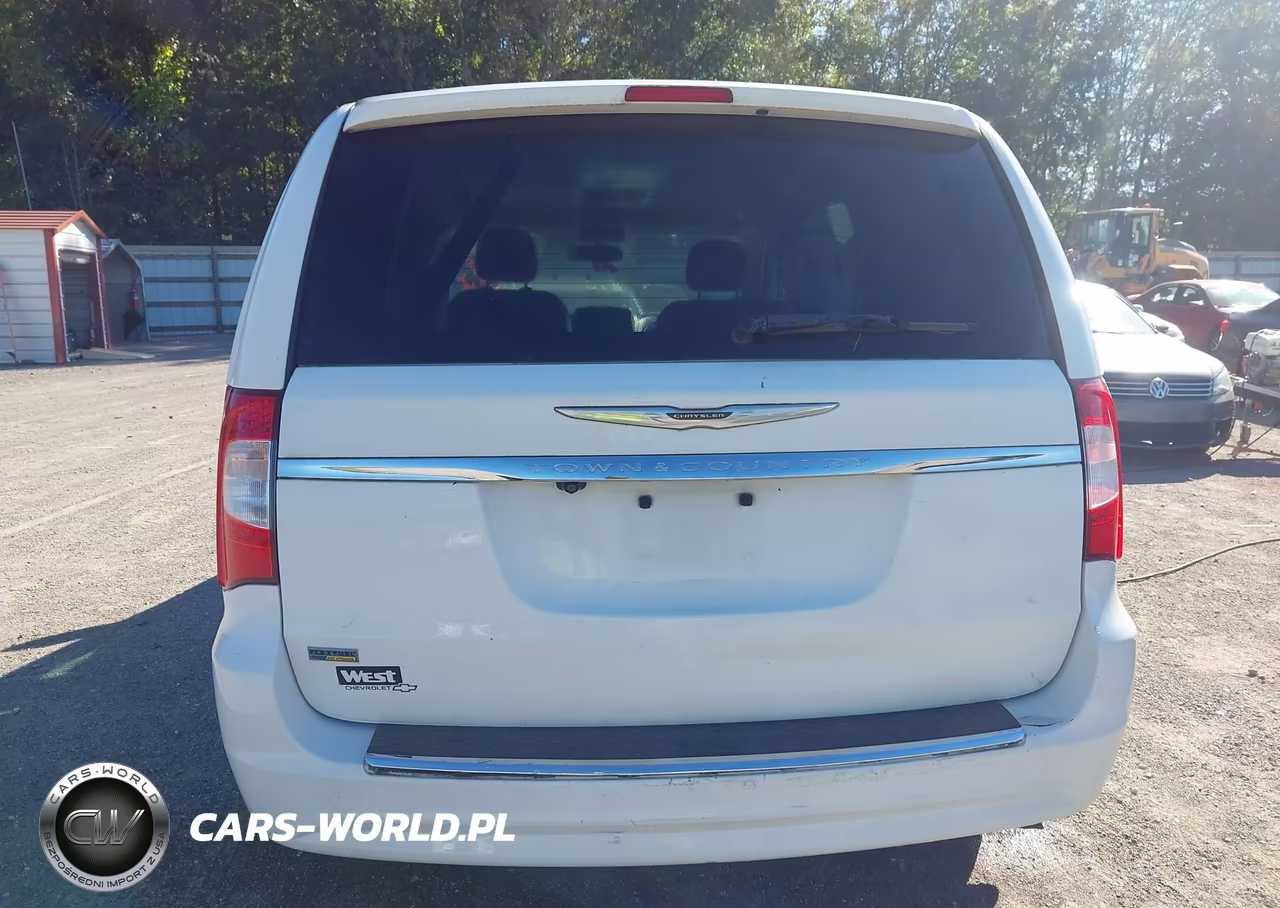2016 Chrysler Town & Country Touring VIN:2C4RC1BG5GR296079 - 16