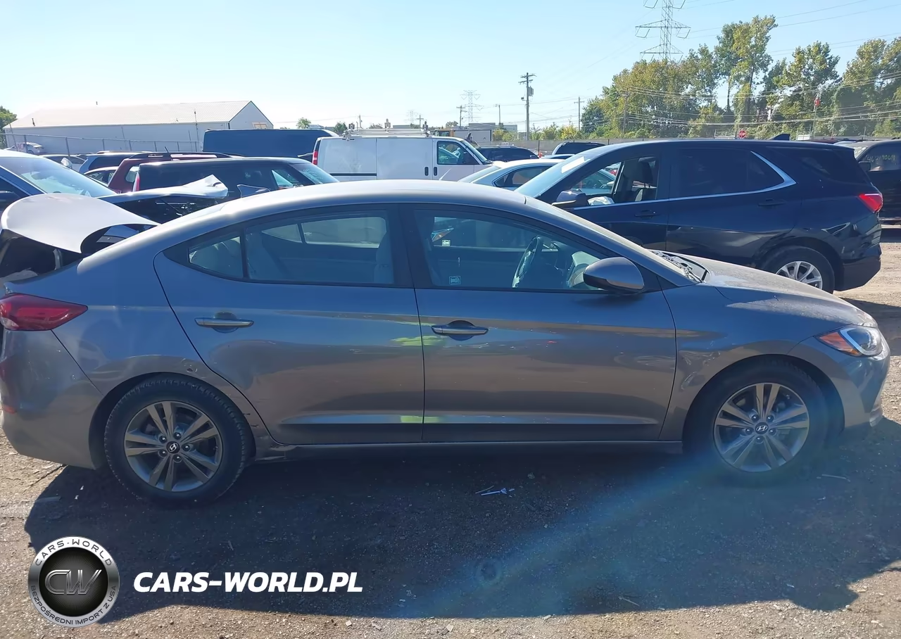 2018 Hyundai Elantra Sel VIN:5NPD84LF0JH335992 - 13