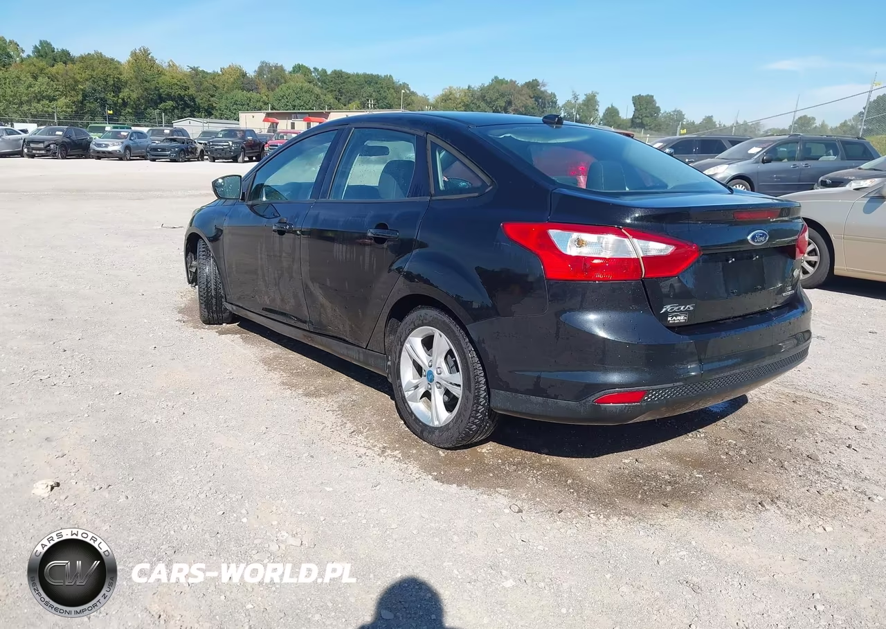 2014 Ford Focus Se VIN:1FADP3F23EL158075 - 3