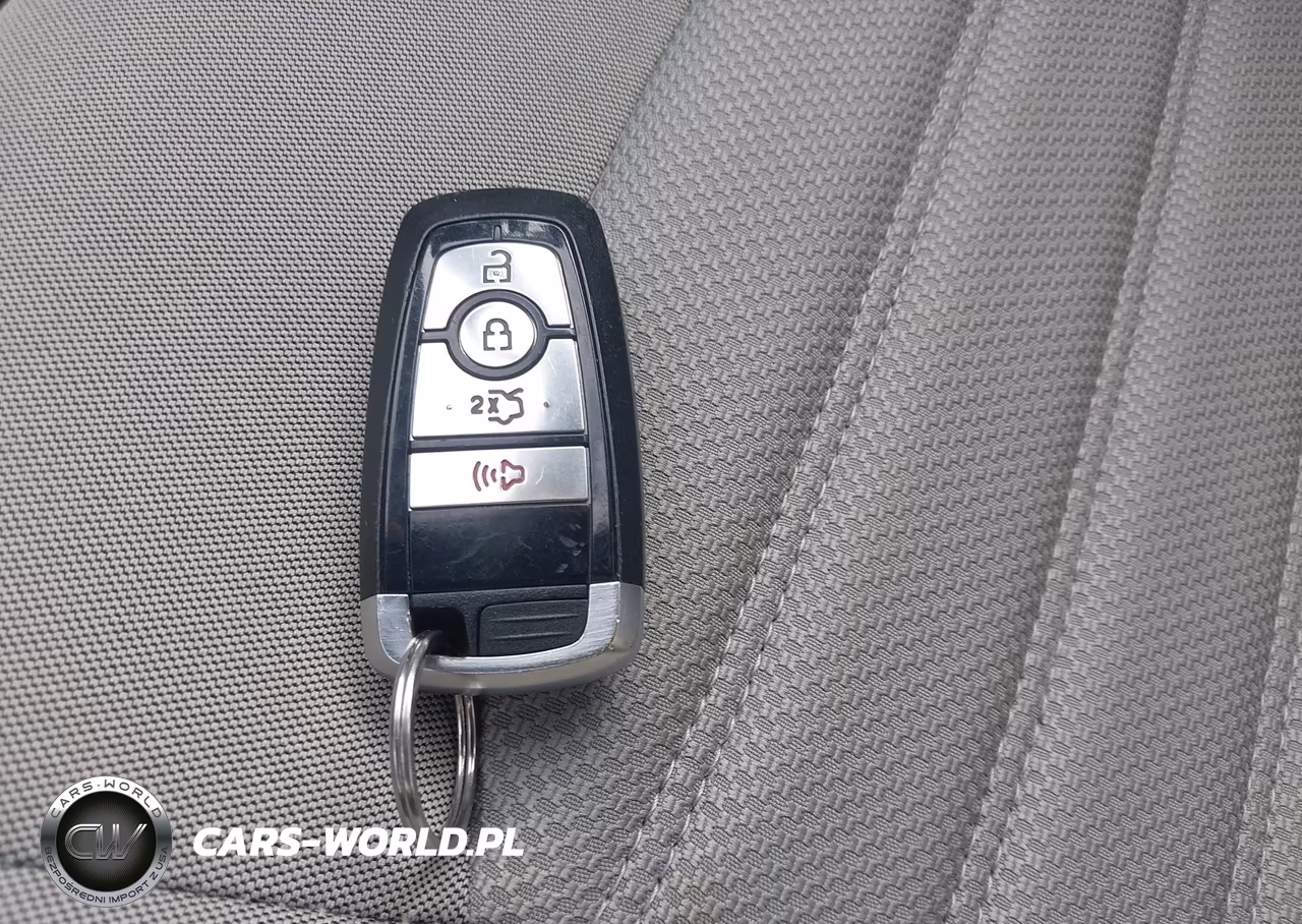 2018 Ford Fusion Hybrid S VIN:3FA6P0UUXJR100519 - 11