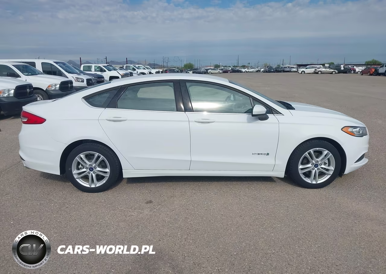 2018 Ford Fusion Hybrid S VIN:3FA6P0UUXJR100519 - 13