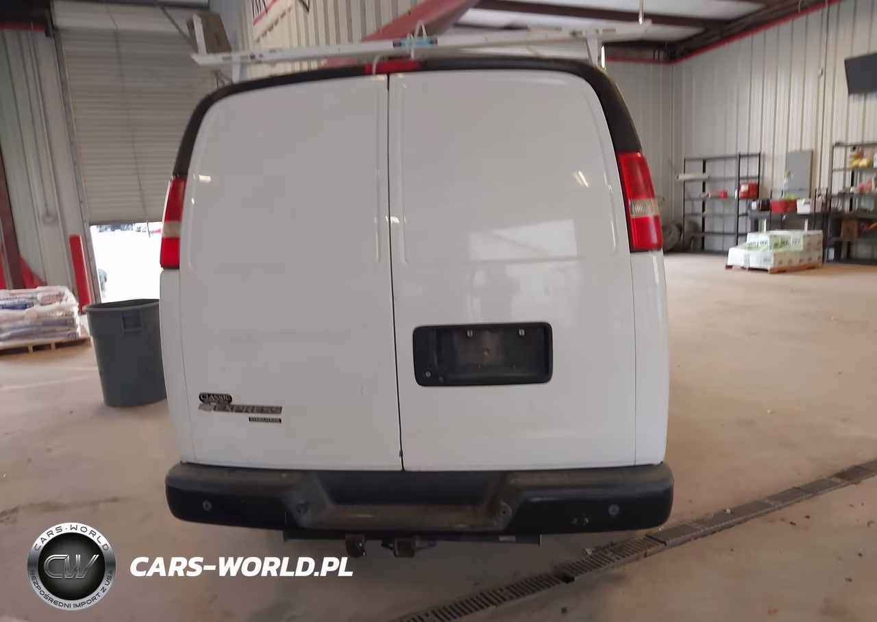 2015 Chevrolet Express 2500 Work Van VIN:1GCWGGCF7F1269940 - 18