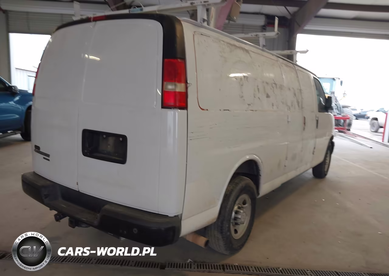 2015 Chevrolet Express 2500 Work Van VIN:1GCWGGCF7F1269940 - 4