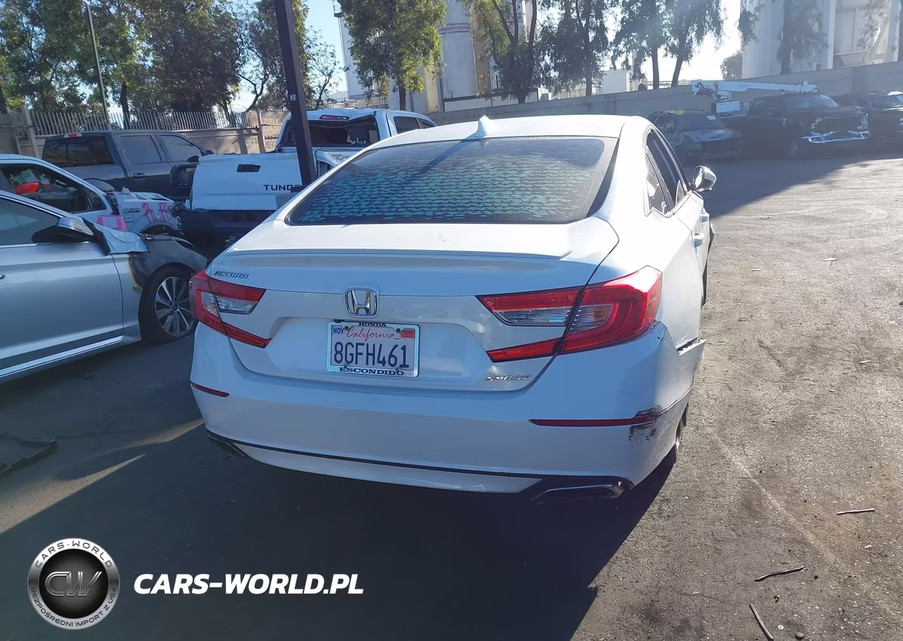 2018 Honda Accord Sport VIN:1HGCV1F30JA251037 - 17