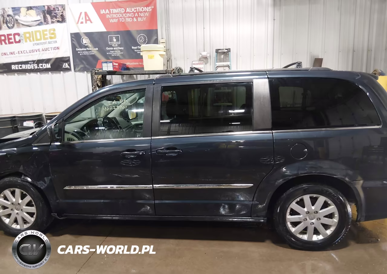2014 Chrysler Town & Country Touring VIN:2C4RC1BG5ER398401 - 15