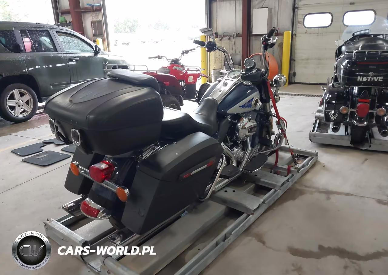 2014 Harley-Davidson Flhp Police Road King VIN:1HD1FHM15EB674563 - 4