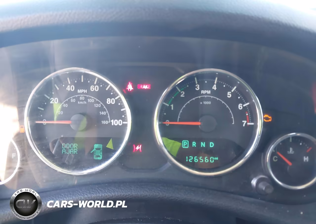 2016 Jeep Wrangler Unlimited Willys Wheeler VIN:1C4BJWDG8GL155369 - 7