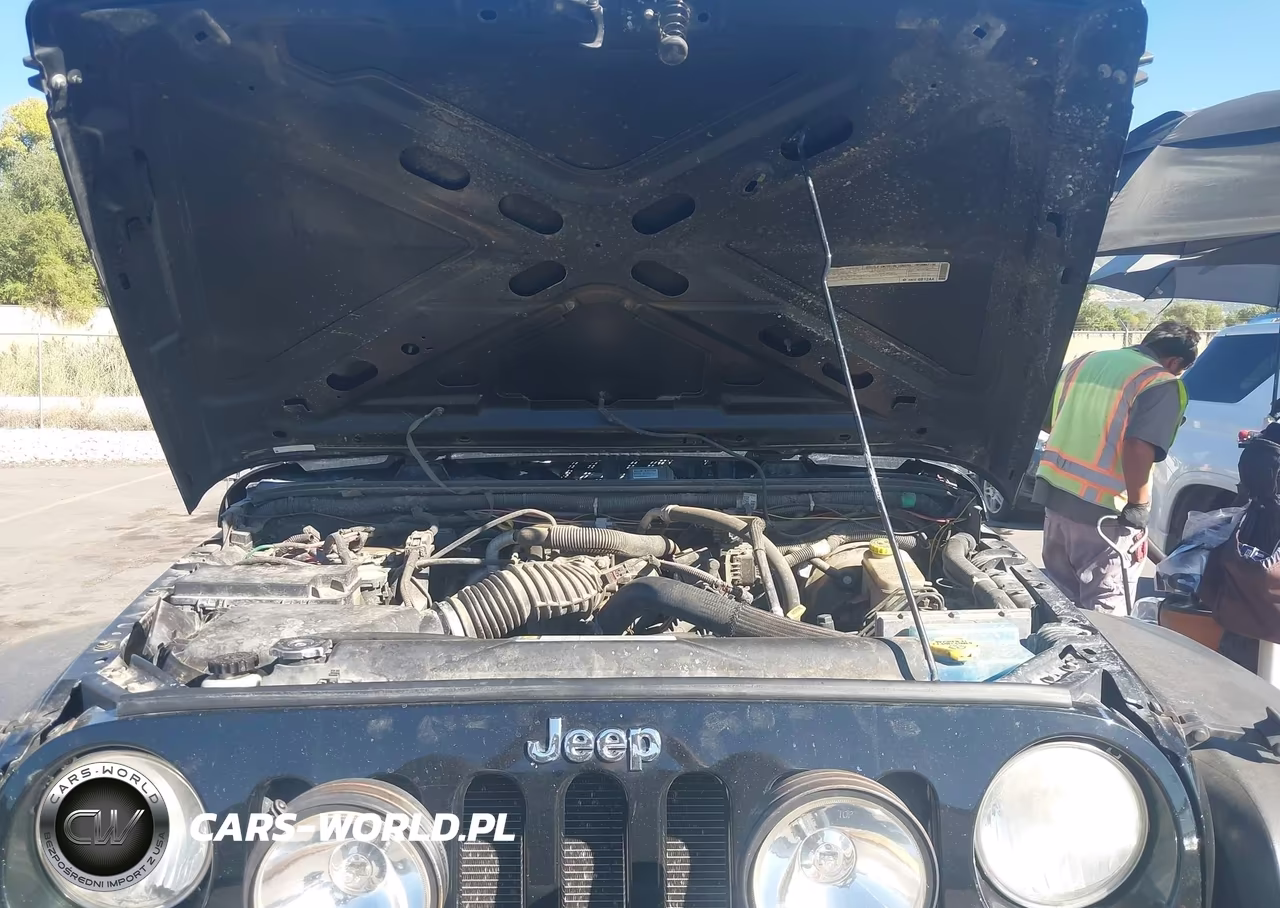 2008 Jeep Wrangler X VIN:1J4FA24138L633702 - 10