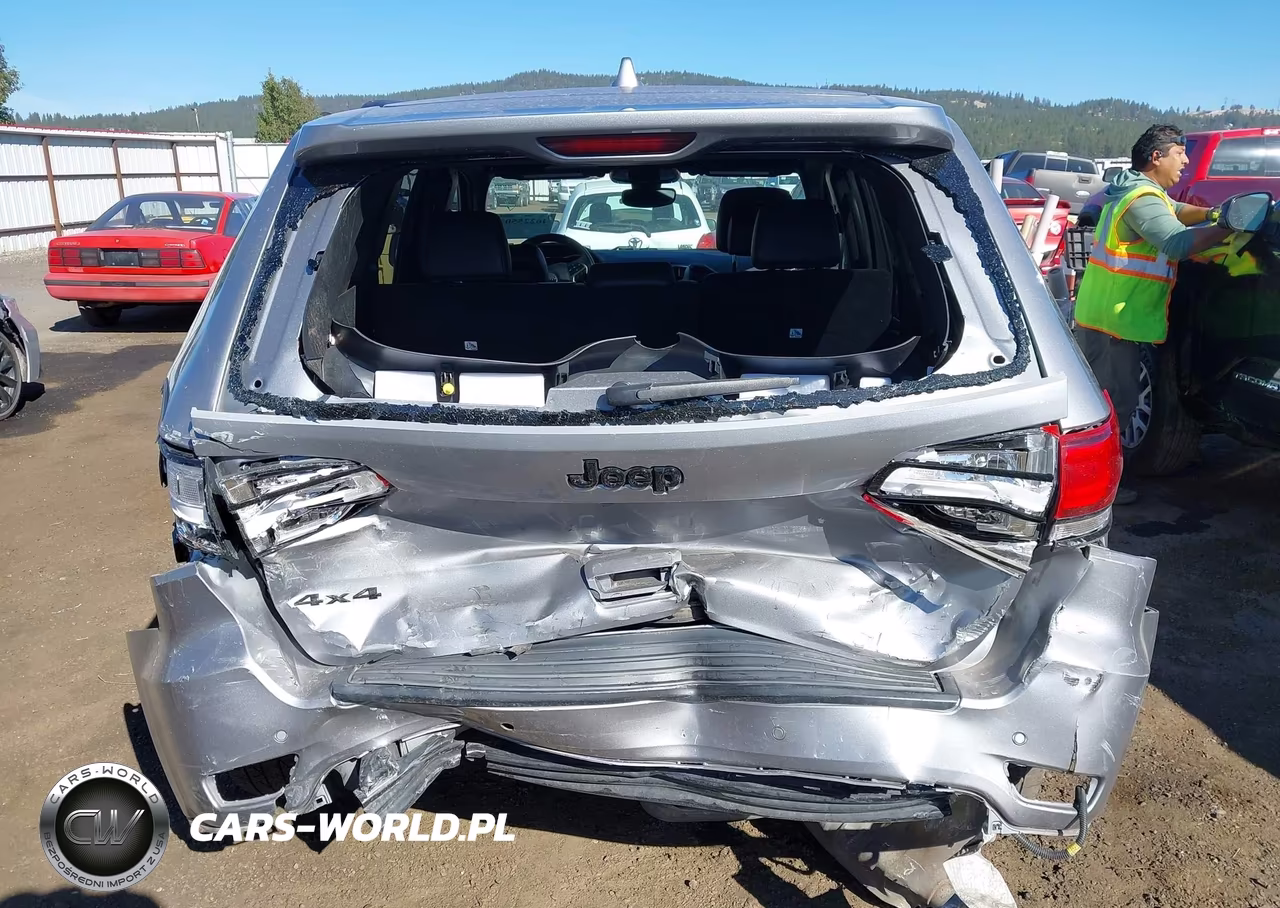 2019 Jeep Grand Cherokee Altitude 4X4 VIN:1C4RJFAG7KC566466 - 17