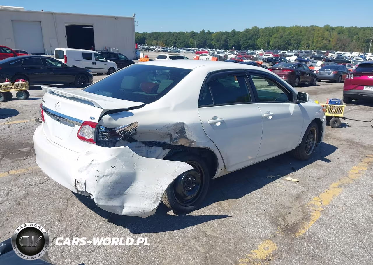 2011 Toyota Corolla Le VIN:JTDBU4EE4BJ100236 - 4