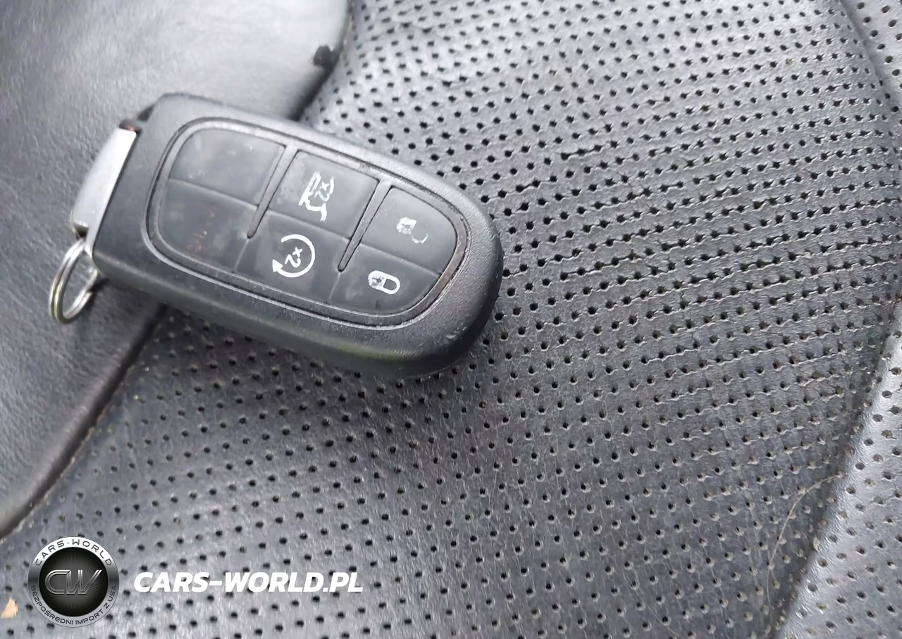 2015 Jeep Cherokee Trailhawk VIN:1C4PJMBS4FW591960 - 11