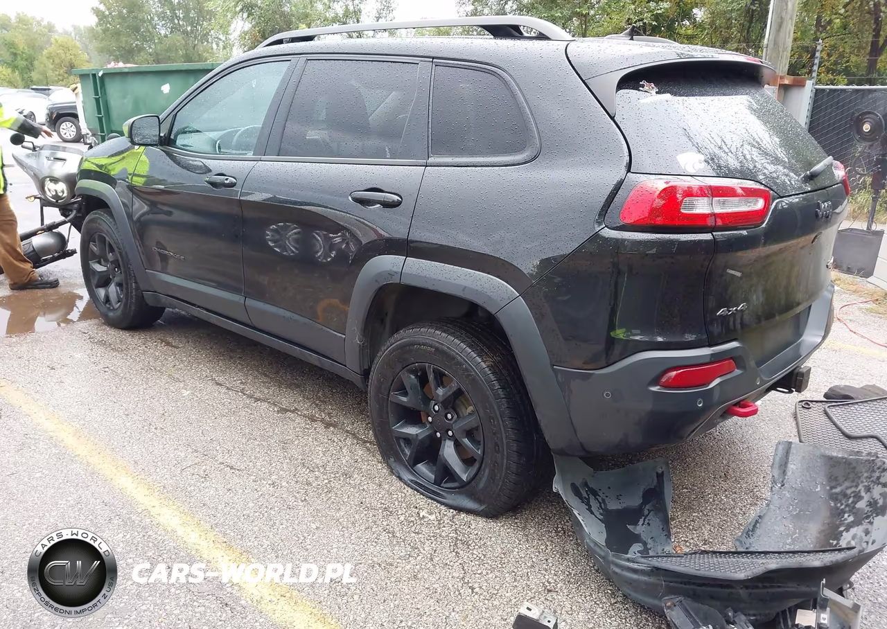 2015 Jeep Cherokee Trailhawk VIN:1C4PJMBS4FW591960 - 3
