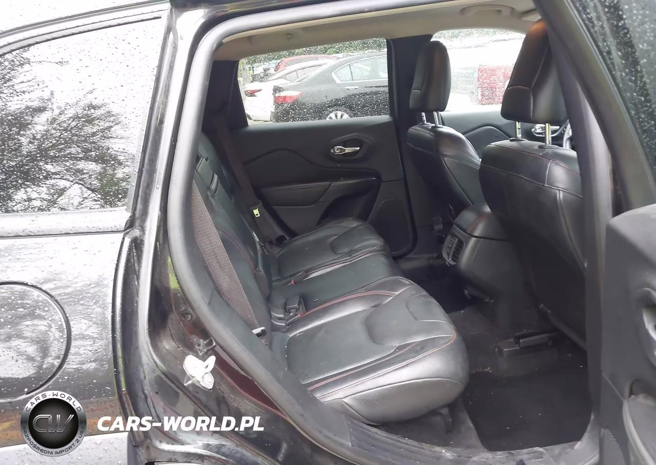 2015 Jeep Cherokee Trailhawk VIN:1C4PJMBS4FW591960 - 8