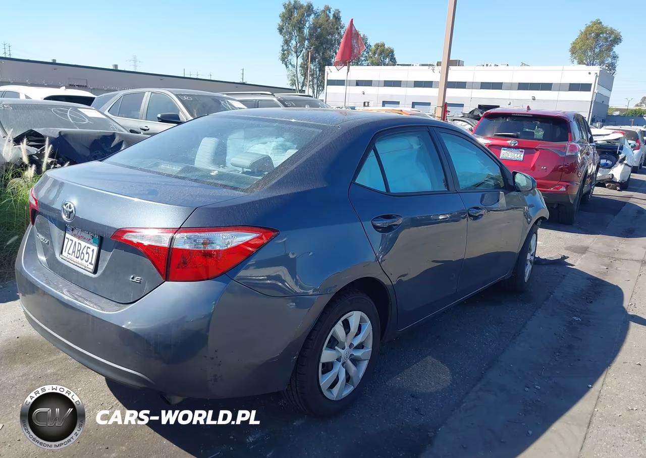 2016 Toyota Corolla Le VIN:2T1BURHE5GC663209 - 4
