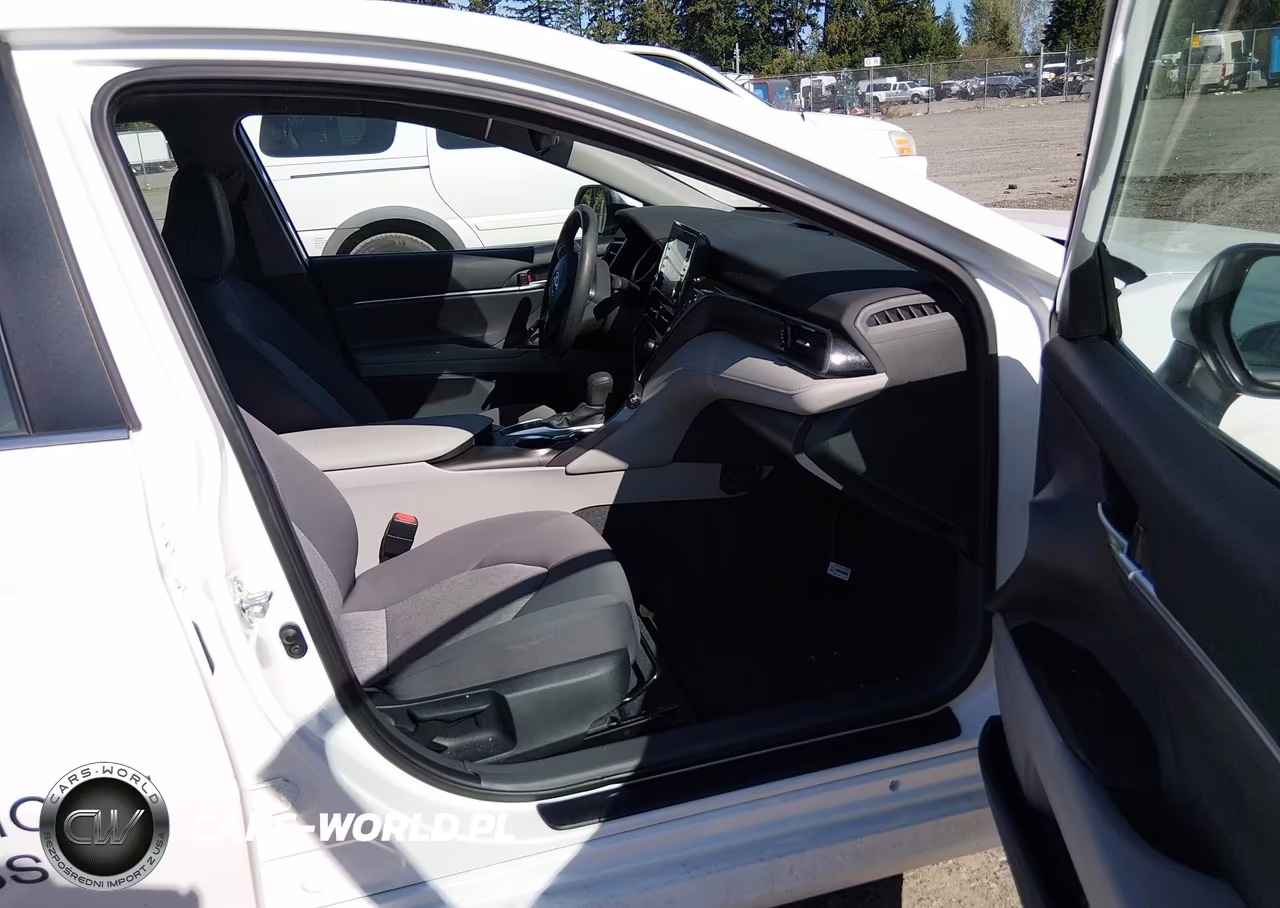 2024 Toyota Camry Hybrid Le VIN:4T1C31AK4RU628669 - 5
