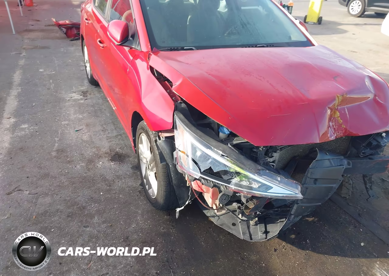 2019 Hyundai Elantra Sel VIN:KMHD84LF2KU749679 - 18