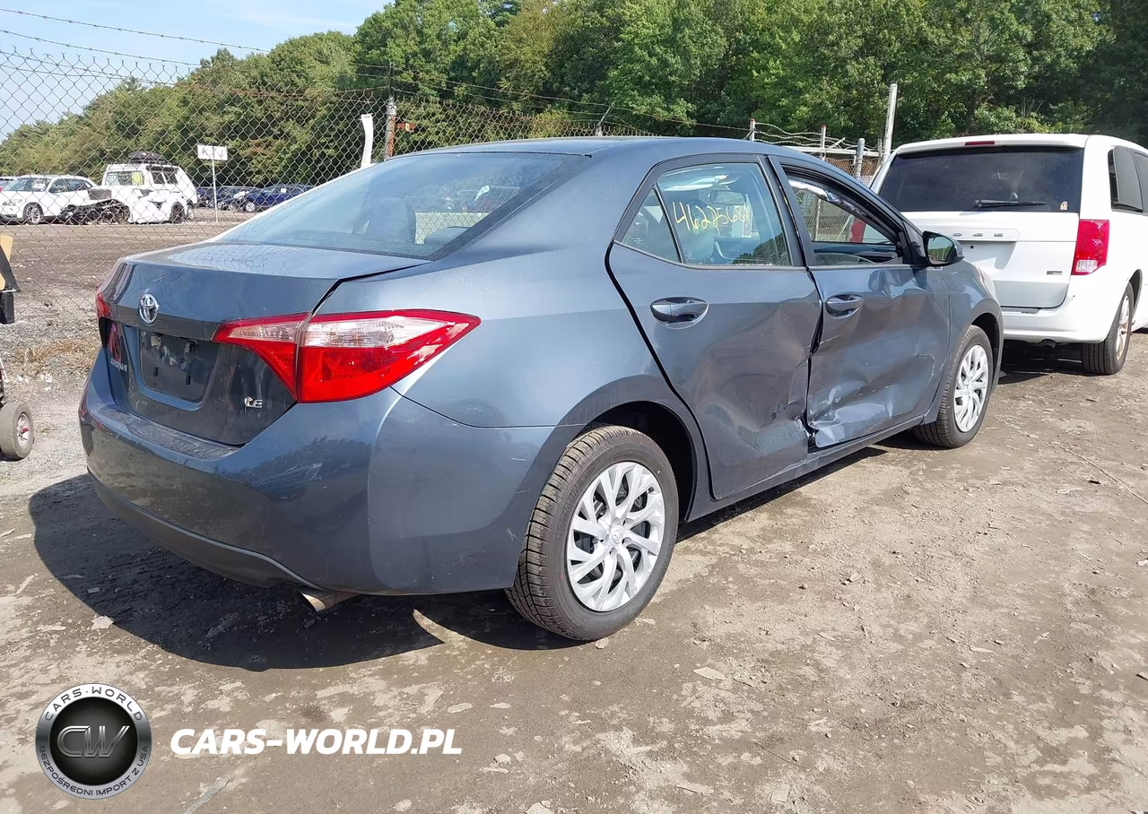 2018 Toyota Corolla Le VIN:5YFBURHE9JP844451 - 4