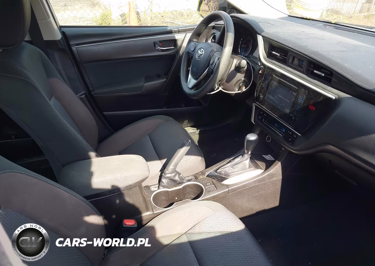 2018 Toyota Corolla Le VIN:5YFBURHE9JP844451 - 5