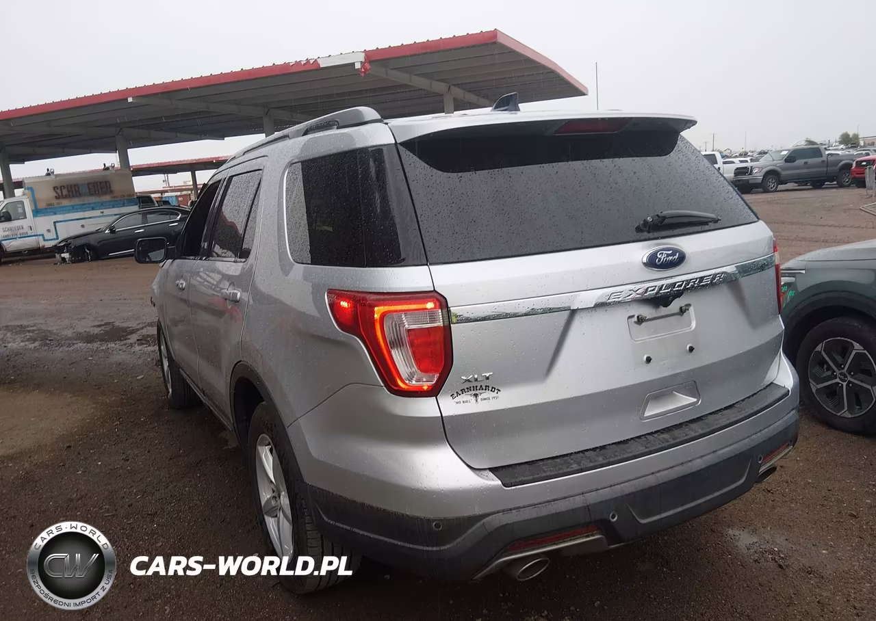 2018 Ford Explorer Xlt VIN:1FM5K7D82JGB44419 - 3
