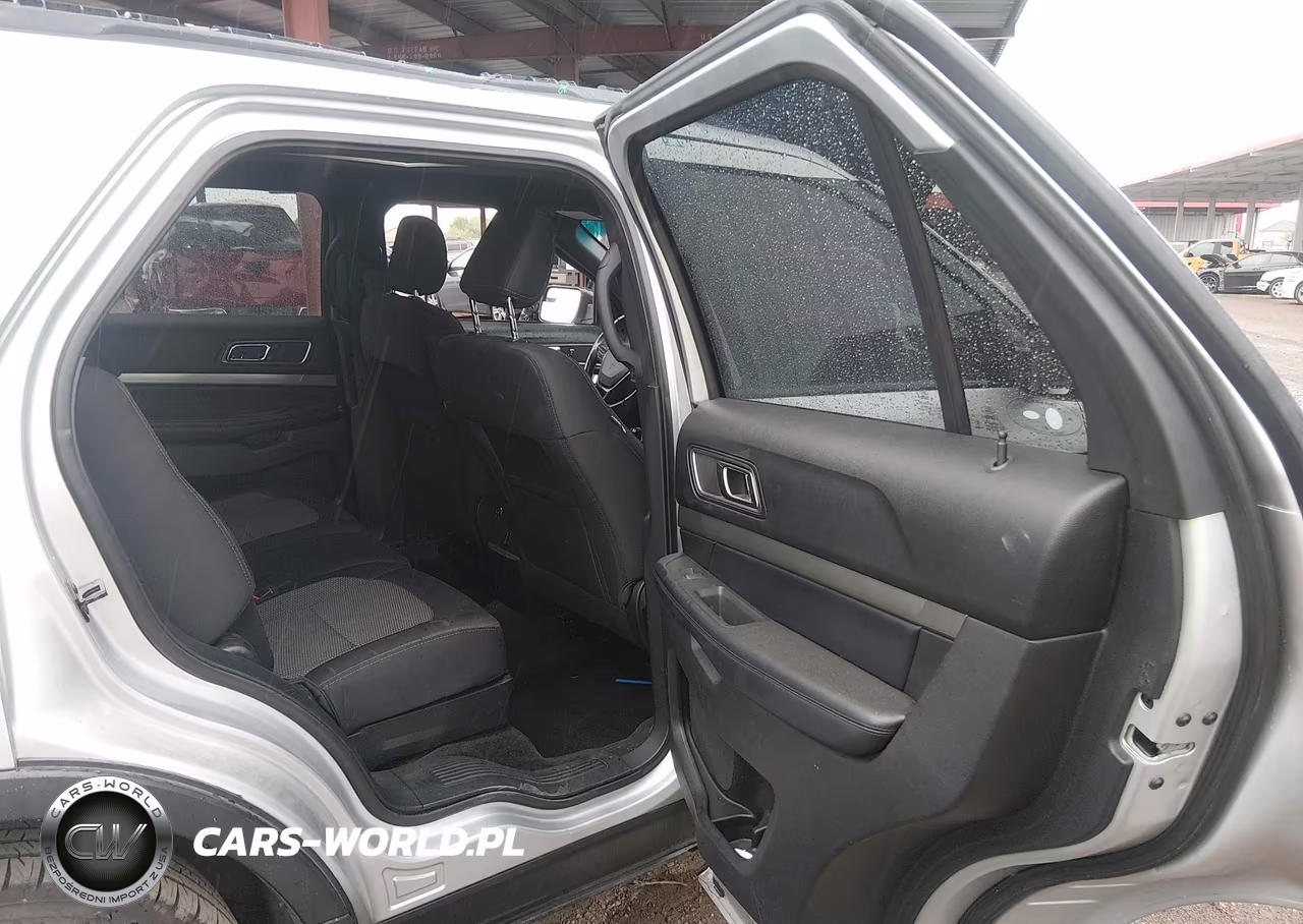 2018 Ford Explorer Xlt VIN:1FM5K7D82JGB44419 - 8